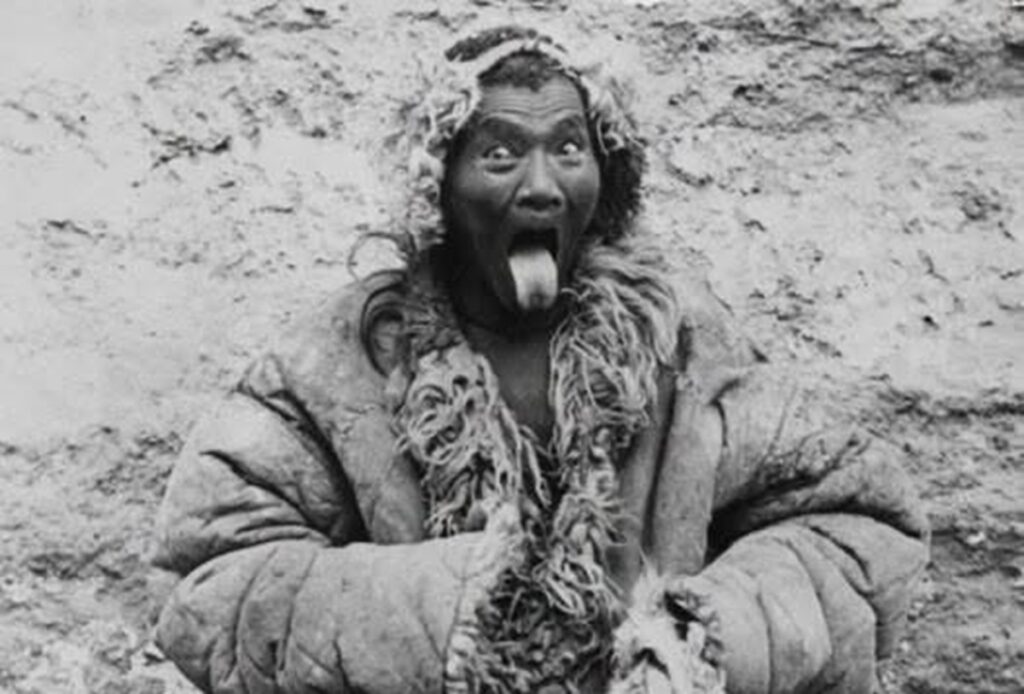 Sacar la lengua no siempre ofende 3 En la foto, un tibetano sacando la lengua