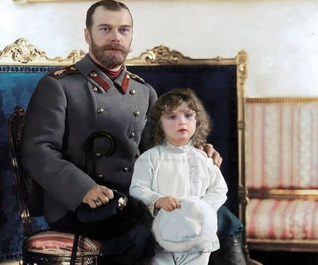En la foto, el zar y su pequeño heredero