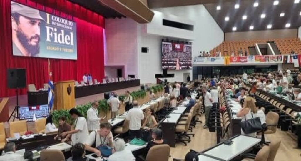En la foto,  participantes en el Coloquio sobre Fidel Castro