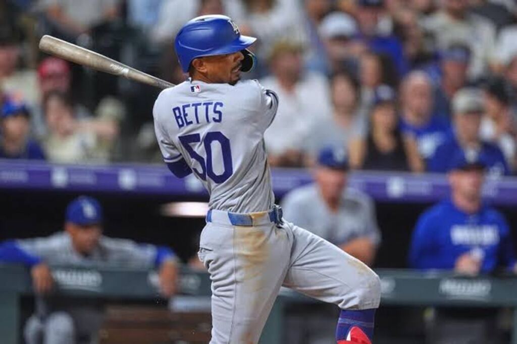 Dodgers completa la barrida en Coors Fields en diez entradas 3 En la foto, Mookie Betts