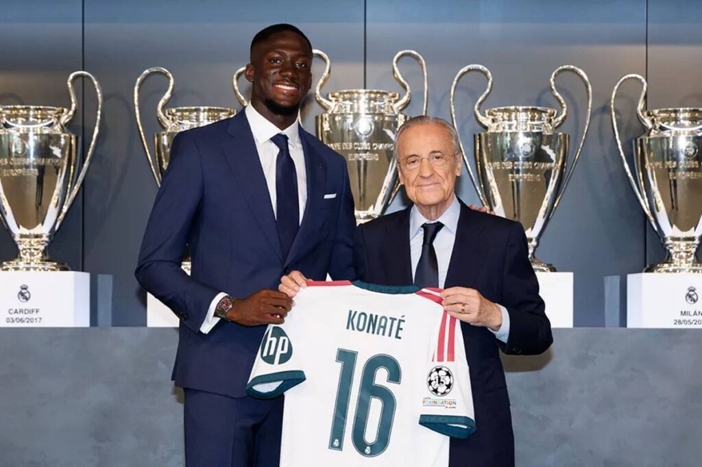 Konaté: "Quiero ser parte de la historia del Real Madrid" 2 En la foto, Florentino Pérez y Konaté