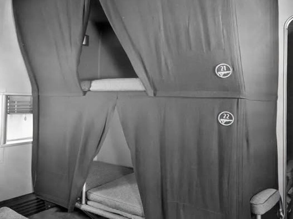 Inicio 28 En la foto, literas en un Boeing 314 Clipper