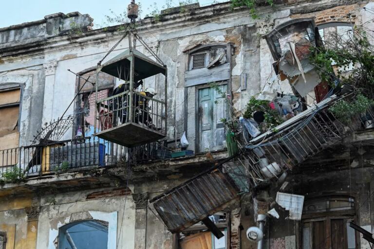 En la foto, Cuba se derrumba poco a poco