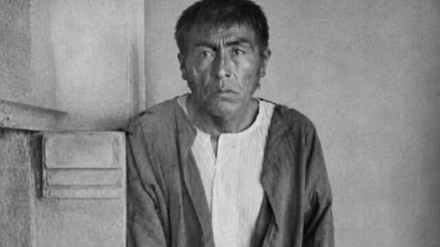 En la foto, Ishi, de quien pensaron que era el último yana