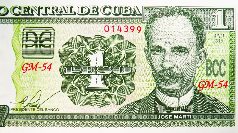 En la foto, billete cubano de a peso