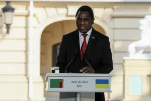 En la foto, el presidente de la República de Zambia, Hakainde Hichilema