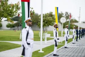 En la foto, la guardia de honor de las Fuerzas Armadas de los EAU