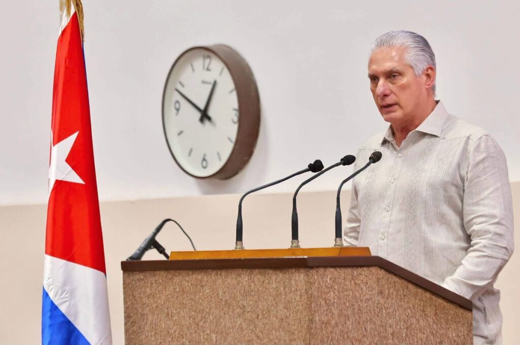 El legado de miseria de Fidel: la farsa de Díaz-Canel 3 En la foto, Miguel Díaz-Canel