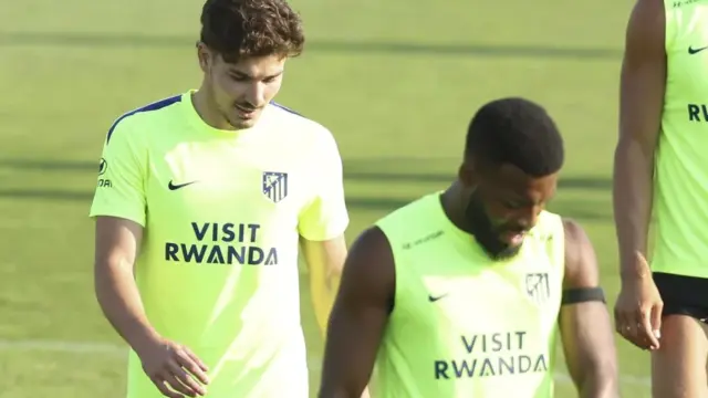 En la foto, El jugador del Atlético de Madrid Julián Álvarez, durante el entrenamiento, en la Ciudad Deportiva Atlético de Madrid en Majadahonda