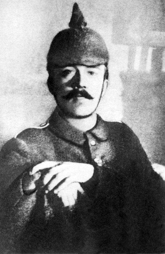 Adolf Hitler: Biografía del dictador que sumió al mundo en la guerra y el horror