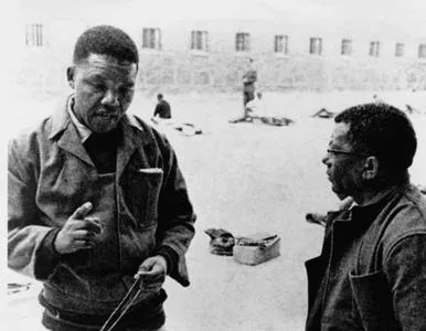 Nelson Mandela: Biografía del hombre que venció al odio
