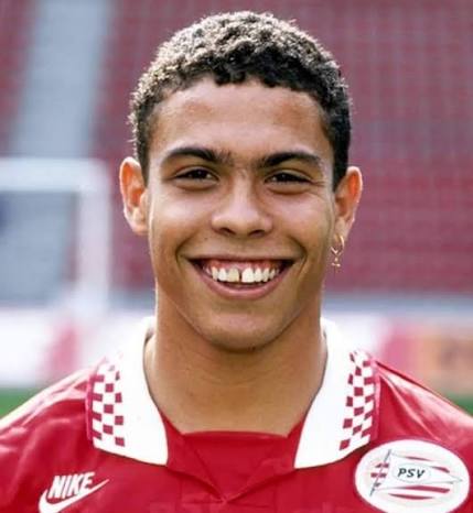 Ronaldo Nazario: Biografía de El Fenómeno 3 Ronaldo Nazario: Biografía de El Fenómeno