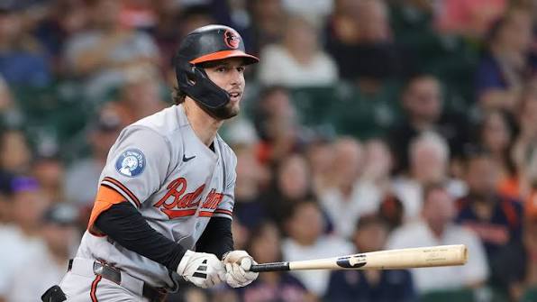 Sencillo de 2 carreras de Beavers como emergente da victoria a Orioles sobre Rays 4 En la foto, Dylan Beavers