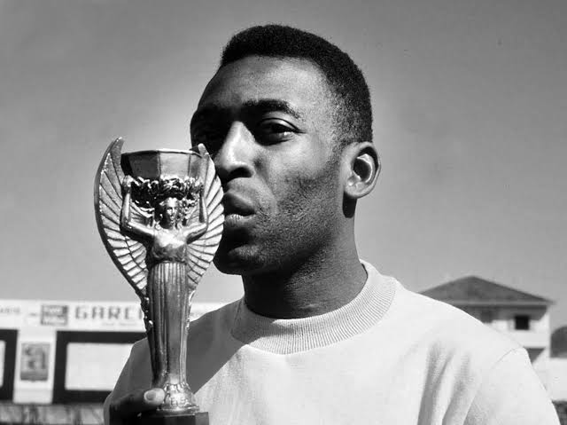 Pelé: Biografía del Rey del Fútbol
