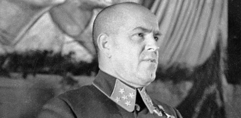 Georgui Zhúkov: Biografía del mariscal de las grandes batallas