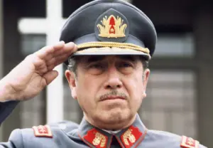 En la foto, el general Augusto Pinochet, exdictador de Chile