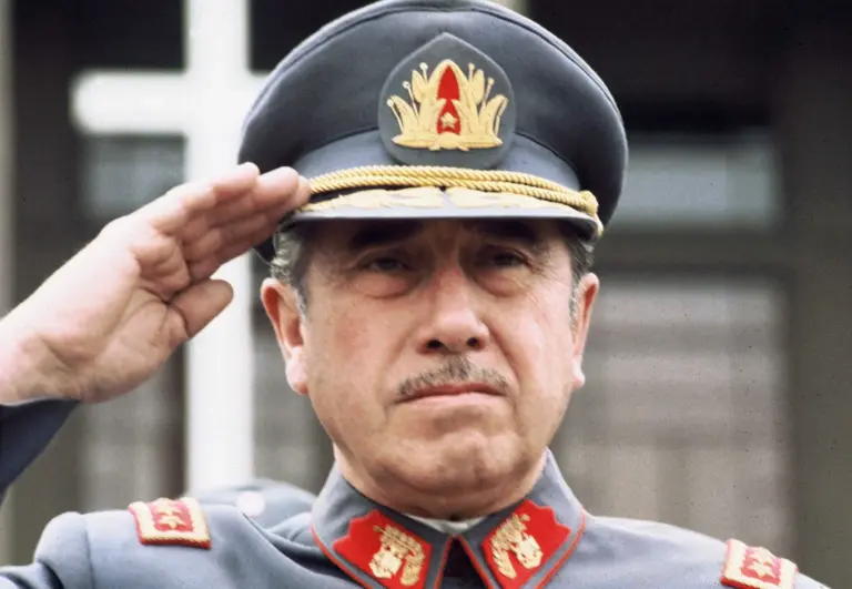 En la foto, el general Augusto Pinochet, exdictador de Chile
