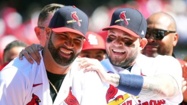 En la foto, Albert Pujols y Yadier Molina