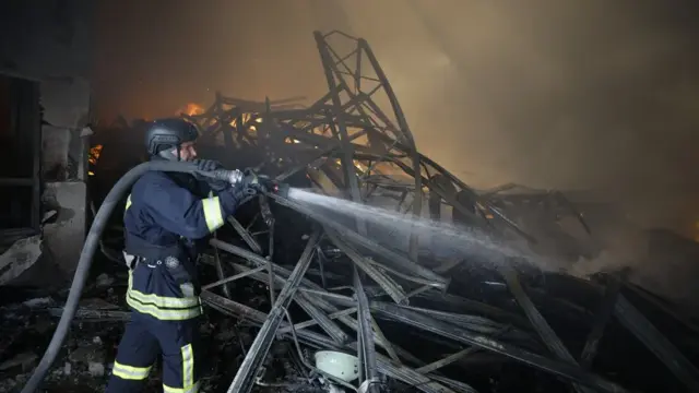 Rusia derriba durante la noche 416 drones ucranianos, más de 60 en la región de Moscú