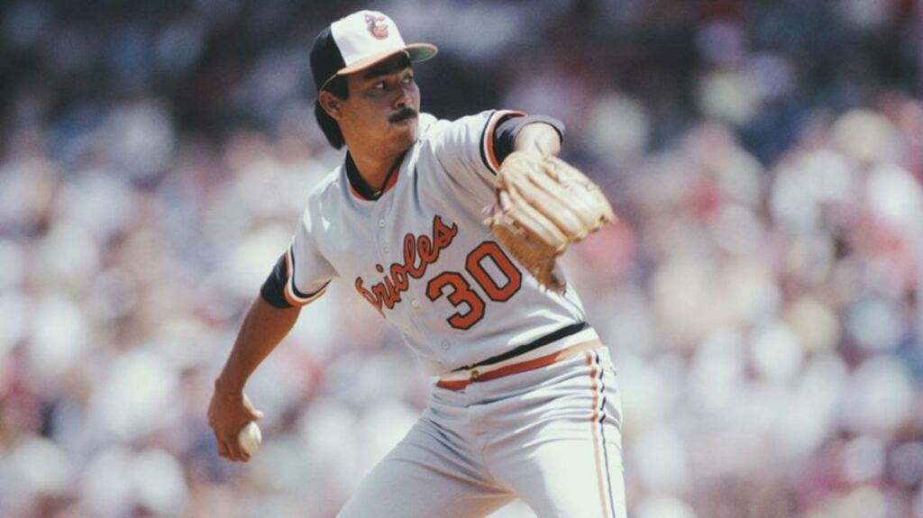 Dennis Martínez abrió el camino: primer nicaragüense en MLB y luego en la Serie del Caribe 8 En la foto, Denis Martínez cuando lanzaba para los Orioles de Baltimore