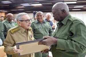 En la foto, Raúl Castro