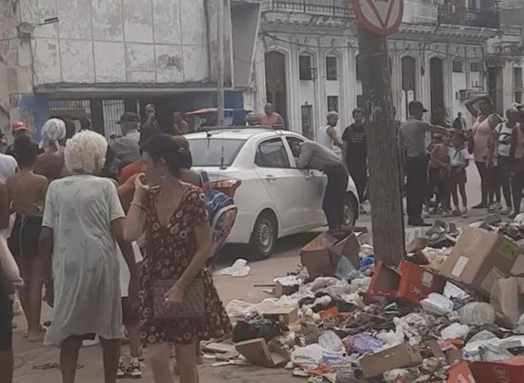 En la foto, el basurero donde se encontraron dos fetos en La Habana