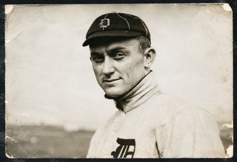 Ty Cobb: Biografía del Melocotón de Georgia 4 En la foto, Ty Cobb con el uniforme del Detroit