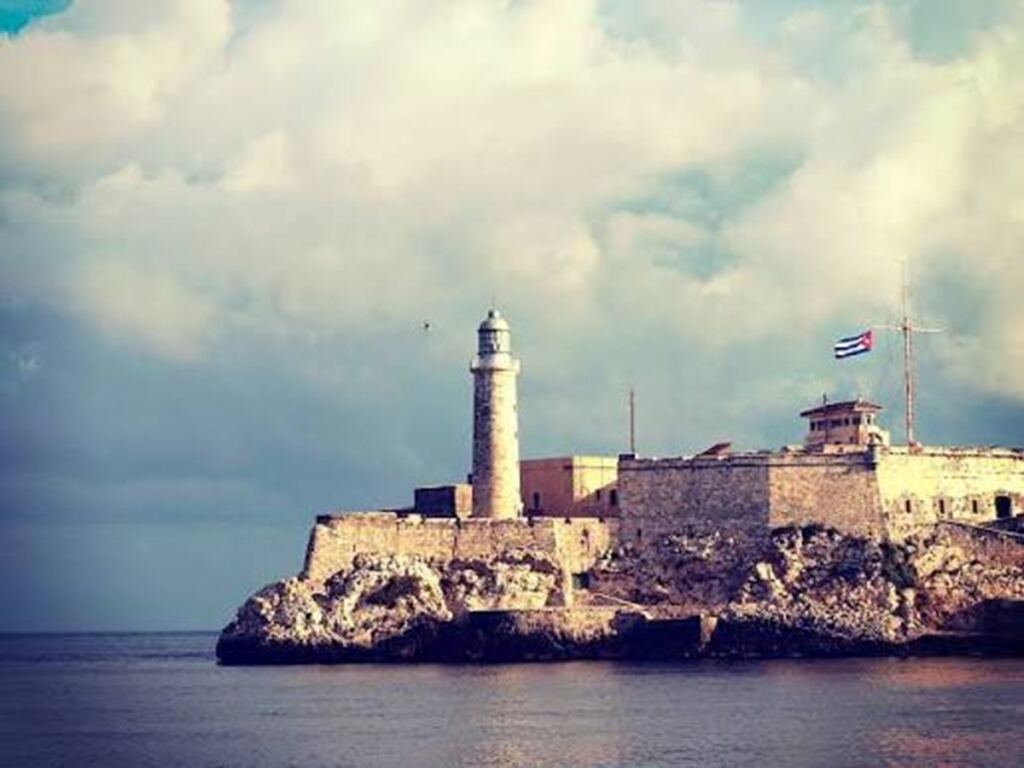 Estar lejos no es dejar de estar 2 En la foto, El Morro y la entrada de la Bahía de La Habana
