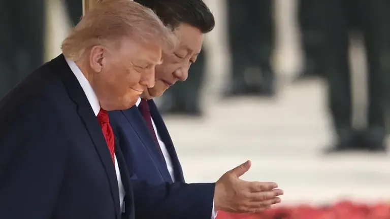 En la foto, El presidente chino Xi Jinping (d) y el estadounidense Donald Trump, el pasado mes de mayo en Pekín