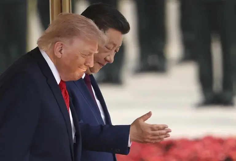 En la foto, El presidente chino Xi Jinping (d) y el estadounidense Donald Trump, el pasado mes de mayo en Pekín