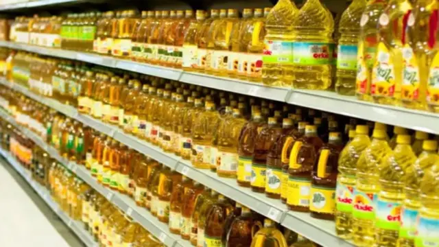 Escoger: un aprendizaje pendiente 1 En la foto, estantes con aceite