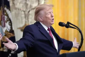 En la foto, El presidente de EE.UU., Donald Trump, este miércoles durante la celebración del Mes de la Herencia Hispana en el Salón Este de la Casa Blanca, en Washington