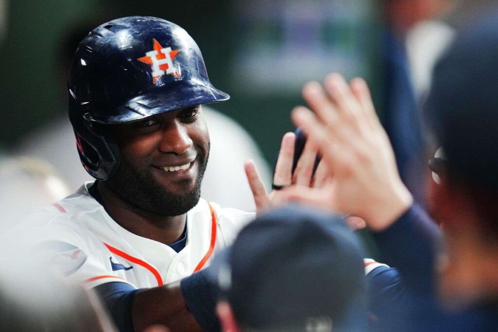 Yordan Álvarez conecta su jonrón 40 del año en triunfo de Astros 4 En la foto, Yordan Alvarez