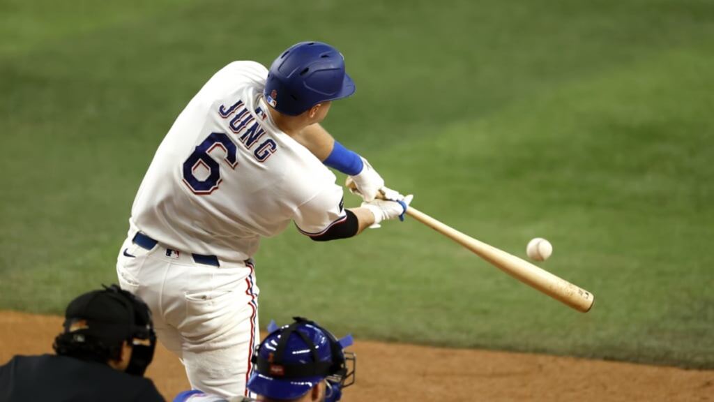 Rangers gana y mantiene liderato divisional 2 En la foto, Josh Jung
