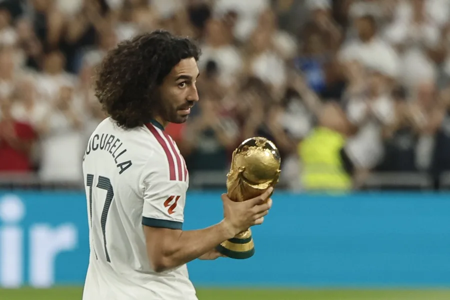 Balón de Oro 2026: Messi regresa, Cristiano Ronaldo queda fuera y España domina la lista de 30 candidatos 2 En la foto, Marc Cucurella, uno de los españoles candidato a ganar el Balón de Oro