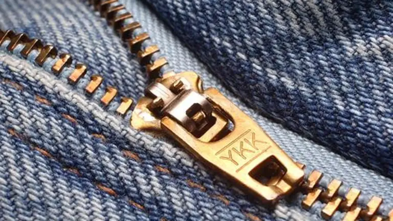 El nipón de la bragueta 1 En la foto, una cremallera con las iniciales YKK