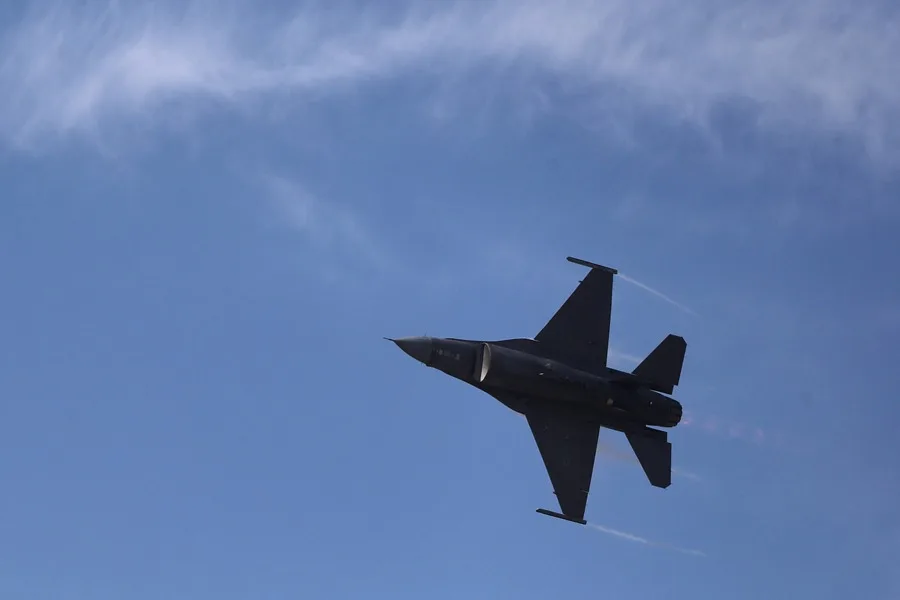 En la foto, un avión 'Viper Demo Team' de la Fuerza Aérea de Estados Unidos