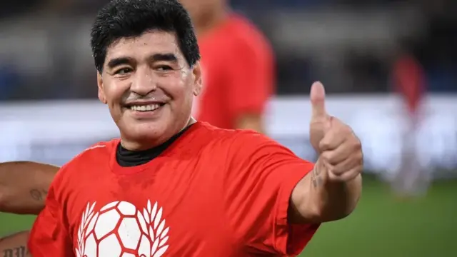 En la foto, el exfutbolista argentino Diego Armando Maradona