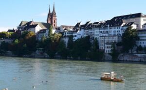 En al foto, una vista de Basilea, al lado del Rhin