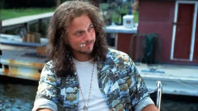Las placas de un soldado real 1 En la foto, el teniente Dan, de Forrest Gump