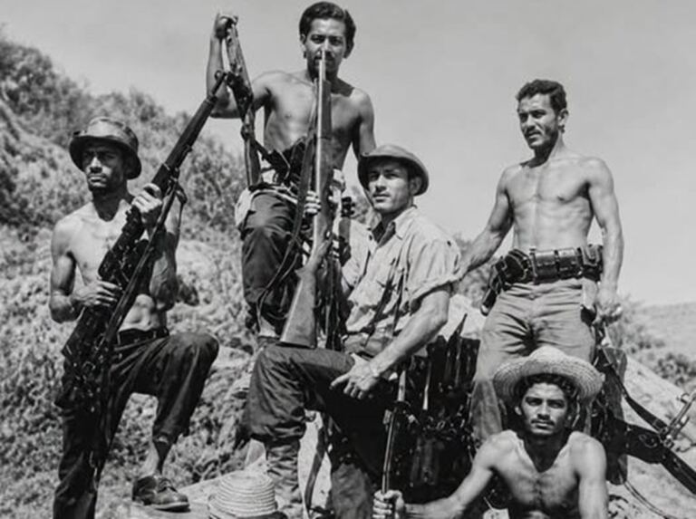 De rebeldes a bandidos: la historia que el castrismo ocultó 1 En la foto, jóvenes alzados en el Escambray