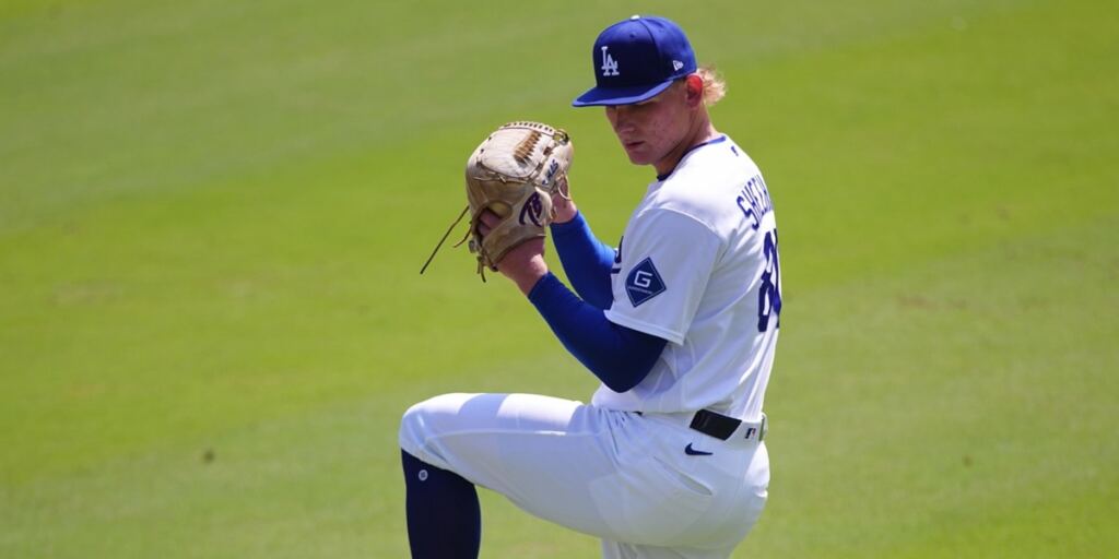 Dodgers superan al bullpen de Giants y barren la serie de 3 juegos 2 En la foto, Emmet Sheehan