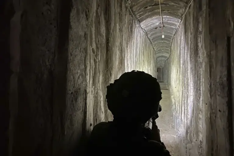 En la foto, un soldado israelí