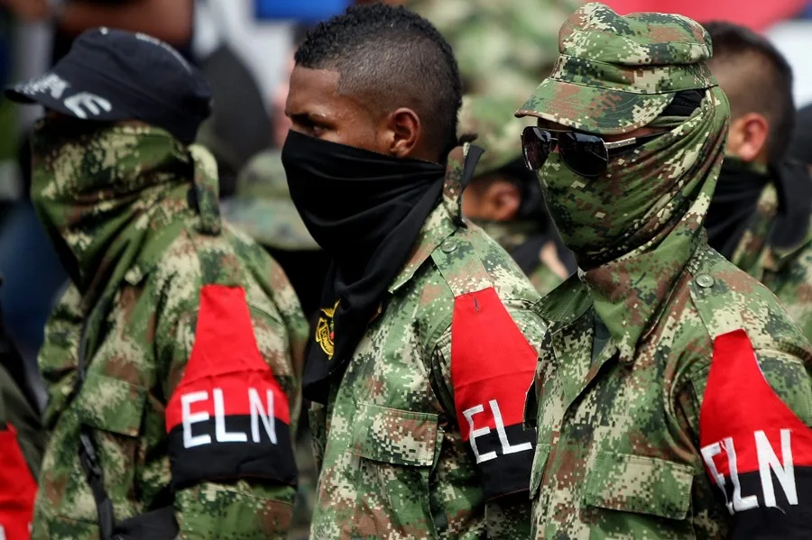 De la Espriella rechaza categóricamente una propuesta del ELN de hacer un intercambio de rehenes 2 En la foto, miembros del ELN, en Cali (Colombia)