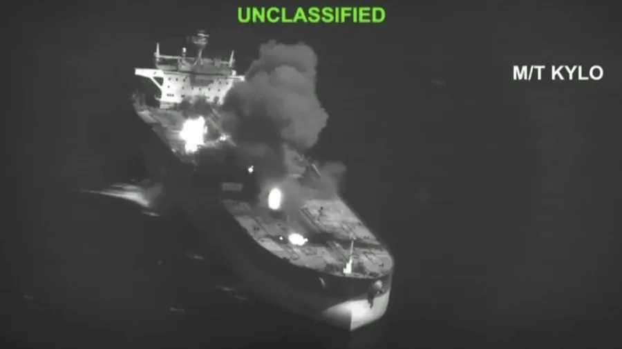 Irán responde a EE.UU. con ataques a portaviones, embarcaciones y un dron naval en el estrecho de Ormuz 3 En la foto, El Ejército de Estados Unidos atacó este sábado a tres petroleros iraníes