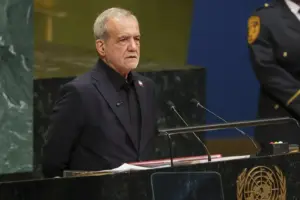 En la foto, El presidente de Irán, Masoud Pezeshkian, durante su intervención en la Asamblea General de Naciones Unidas, en Nueva York
