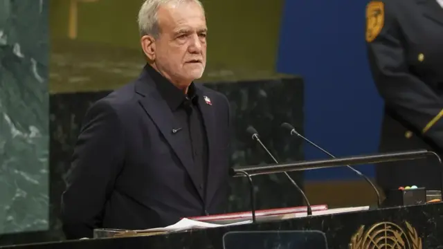 En la foto, El presidente de Irán, Masoud Pezeshkian, durante su intervención en la Asamblea General de Naciones Unidas, en Nueva York