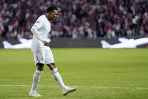 En la foto, El jugador de fútbol francés Kylian Mbappe durante el partido contra Turquía por la Liga de Naciones