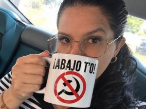 En la foto, la autora
