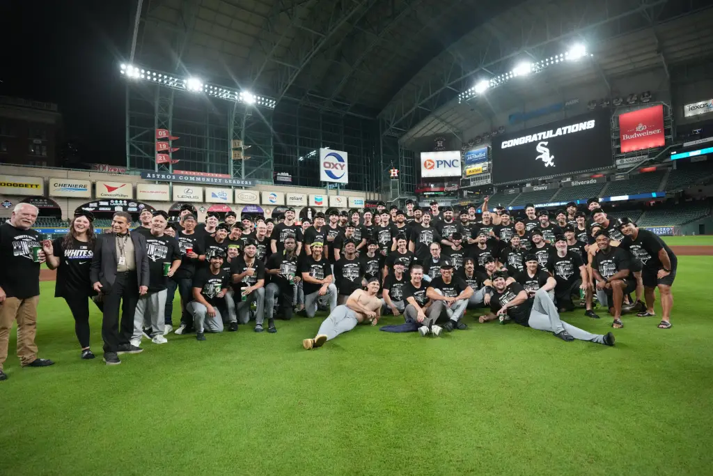 White Sox barre a Astros y va a Series Divisionales contra Guardians